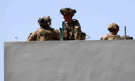 Militari a Kabul © EPA