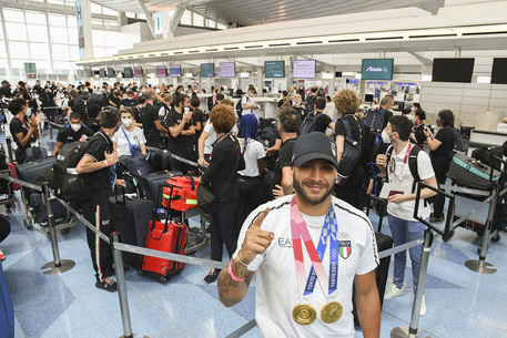 Tokyo: Jacobs in partenza, standing ovation a aeroporto (ANSA)