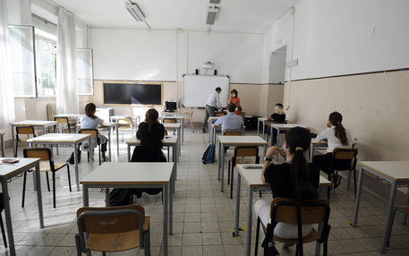 Un'aula scolastica in una foto d'archivio © FABIO CIMAGLIA