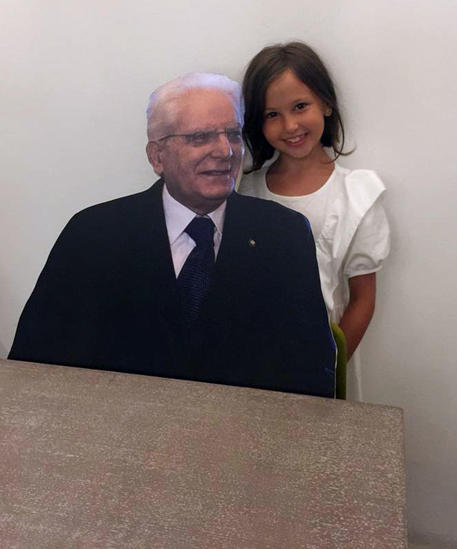 Emilia, la piccola fan di Mattarella esulta per lui © ANSA