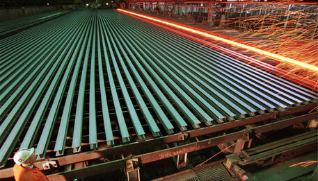 L'interno di una industria di profilati di acciaio © ANSA