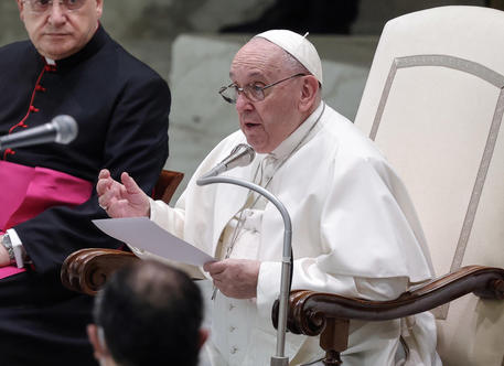 Papa Francesco durante l'udienza generale © ANSA