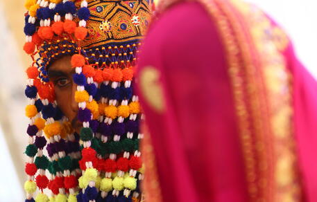 Mass wedding in Karachi © EPA