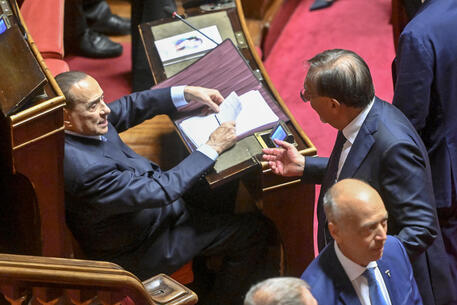 In un appunto di Berlusconi, Meloni definita ‘arrogante e offensiva’
