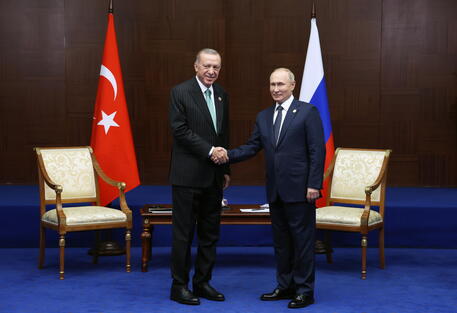 Vladimir Putin e Recep Tayyip Erdogan ad Astana © EPA