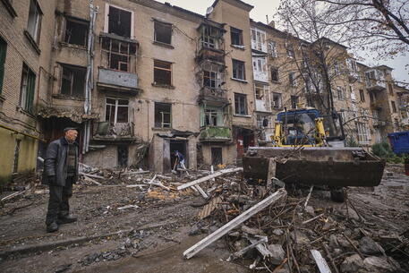 L'invasione russa in Ucraina: bombardamenti in città © EPA