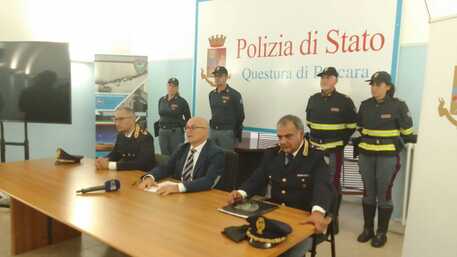 Due Uomini orginari di Manfredonia Si fingono carabinieri e rapinano un uomo a Pescara