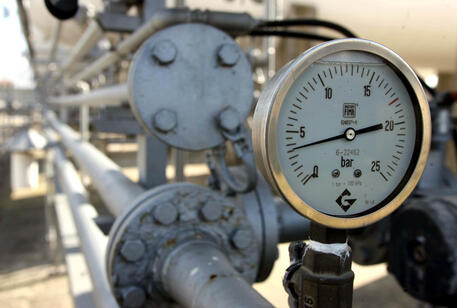Il manometro di un impianto di gas in un deposito di Pontedera © ANSA