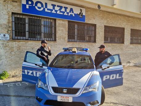 Un'auto della Polizia © ANSA