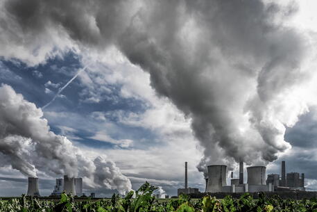 Intesa Ue sul taglio delle emissioni © EPA