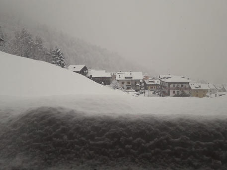 Torna la neve sulle Dolomiti bellunesi © ANSA