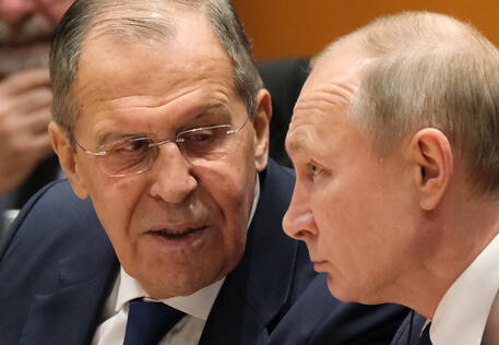 LE SANZIONI Colpiti Putin e Lavrov, il nodo Swift - Mondo - ANSA