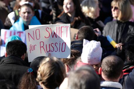 Qui Bruxelles, cresce consenso sullo stop al Swift © AFP
