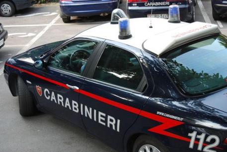 L'auto dei carabinieri © ANSA