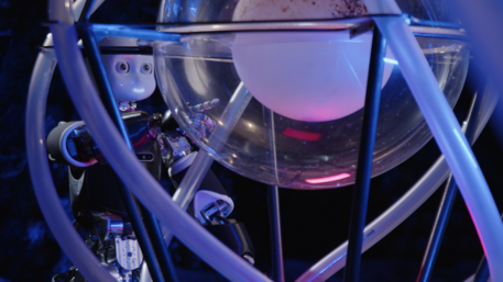 Il robot iCub3 alla Biennale di Venezia, nell'esperimento di tele-esistenza (fonte: G.Berretta, Istituto Italiano di Tecnologia)  © Ansa