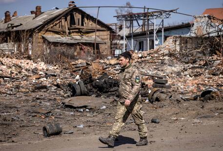 Un militare ucraino a Trostianets © AFP