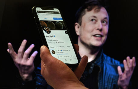 Twitter arretra in borsa, si annuncia battaglia legale contro Musk (foto d'archivio) © AFP