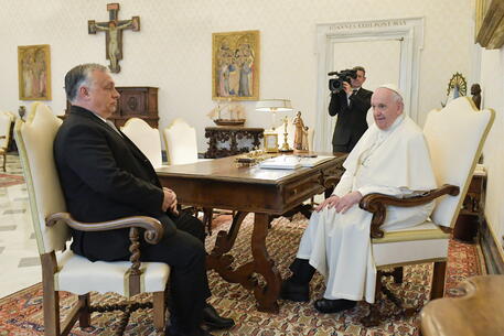 Pope Francis receives Viktor Orban © EPA