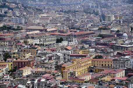 Il centro abitato di Napoli © ANSA