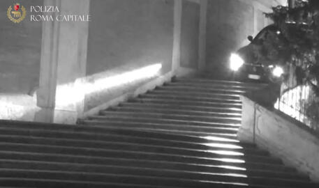 La Maserati sulla scalinata di Trinità dei Monti © ANSA
