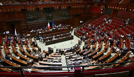 Una panoramica dell'aula della Camera durante la discussione del Dl Ucraina bis, 16 maggio 2022 © ANSA