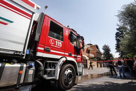 Esplosione e fiamme in palazzina a Roma, 2 feriti © ANSA