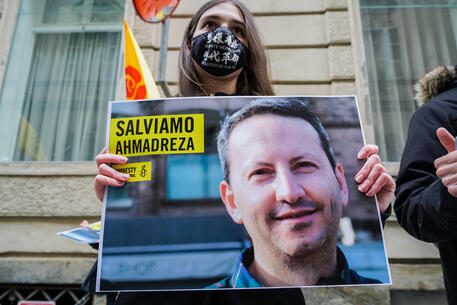 Manifestazione a Torino di Amnesty International e dei Radicali per chiedere la liberazione di Ahmadreza Djalali © ANSA