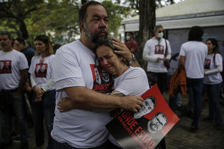 Relatives ask to intensify the search for two disappeared a week ago in the Brazilian Amazon © EPA