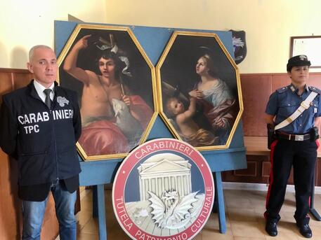 Carabinieri ritrovano due quadri rubati a Firenze © ANSA