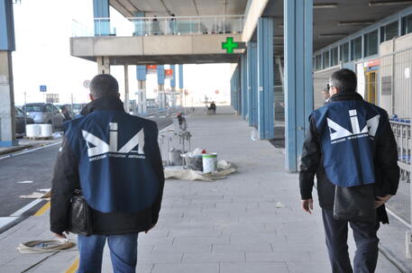 'Ndrangheta: 12 arresti a Reggio Calabria,anche imprenditori © ANSA