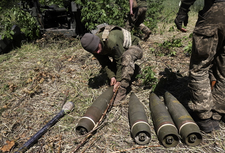 I militari ucraini nell'area di Donetsk © ANSA