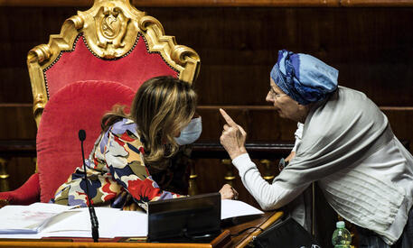 Emma Bonino e la presidente del Senato Elisabetta Casellati © ANSA