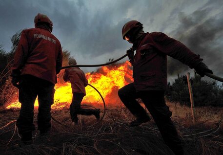 Incendi: parco naturale Unesco in fiamme in Portogallo © ANSA