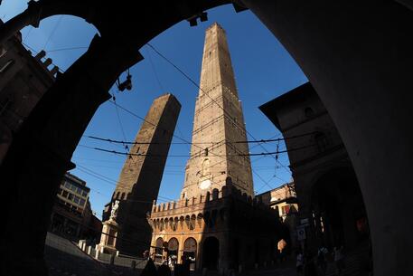 Riapre la Torre degli Asinelli simbolo di Bologna © Ansa