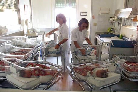 Una foto di archivio dell' 1 settembre 2000 di una nursery di un ospedale pedriatico © ANSA
