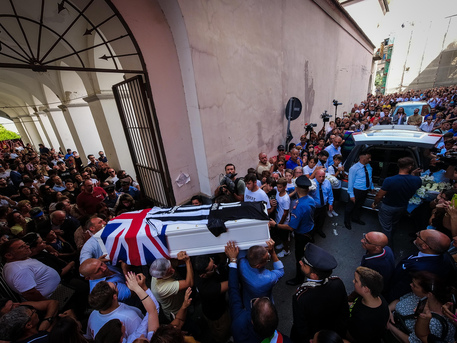 Funerali a Gragnano del 13 enne suicidatosi per atti di bullismo. © ANSA