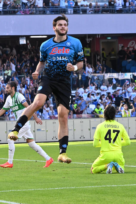 Calcio: Napoli all'esame Mourinho con un Kvara in più - Campania 