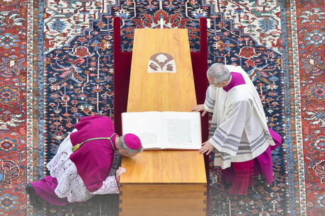 Funeral Mass for Pope Emeritus Benedict XVI in St. Peter's Square © EPA