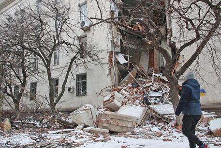 Ucraina: media, almeno 3 morti in attacco russo a Kherson © ANSA