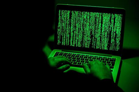 Immagine rappresentativa di cyberattacchi, hacker e dark web © EPA