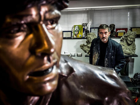 Statua di Maradona vale troppo, Comune Napoli la restituisce © ANSA