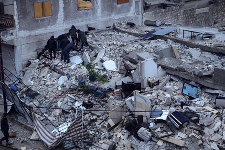 Terremoto fra Turchia e Siria, le immagini della tragedia - Mondo - ANSA