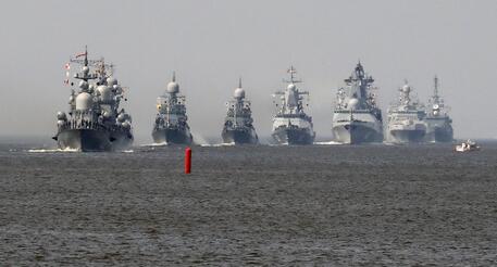 Navi da guerra russe nel Mar Nero © EPA