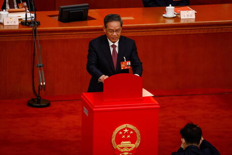 Li Qiang parla al Congresso del popolo © EPA