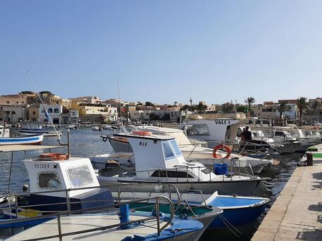 Il porto di Lampedusa © ANSA
