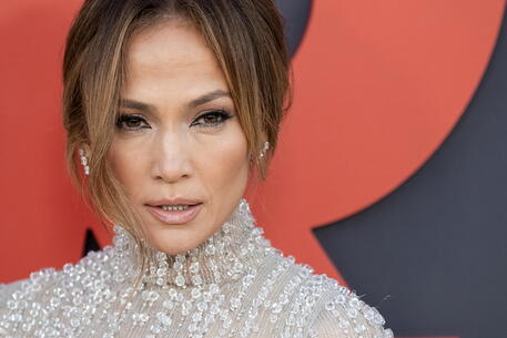 ‘Jennifer Lopez go home’, blitz degli animalisti contro la pubblicità