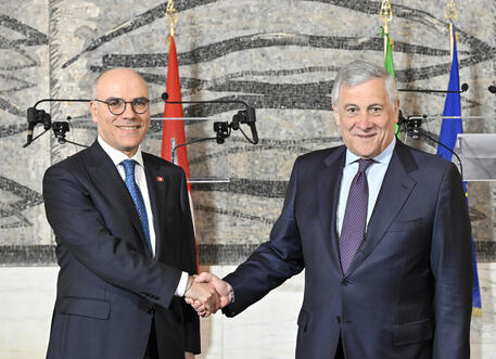 Tajani con il ministro degli Esteri tunisino Ammar © ANSA