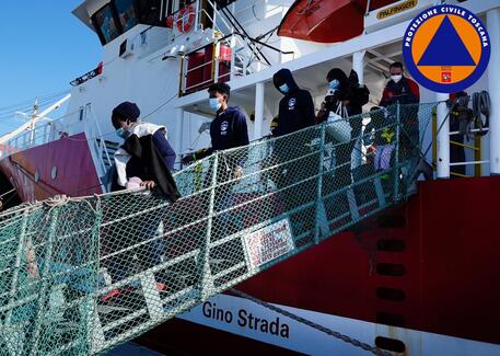 La nave di Emergency arriva a Carrara © ANSA