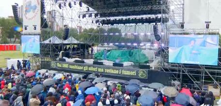 1 maggio: concertone Taranto sotto la pioggia