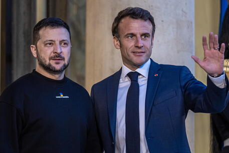Zelensky e Macron © EPA